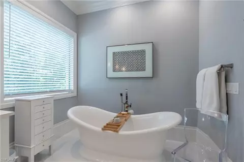 Bath - 2125 Modena Ct, Naples, FL 34105 photo 6 of 8