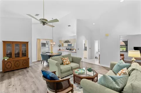801 Kings Way, Naples, FL 34104