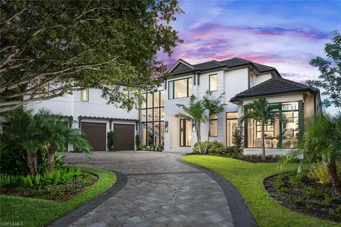 3131 Gin Ln, Naples, FL 34102
