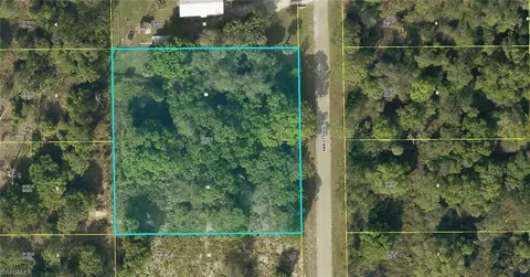 913 Abbott Ave, Lehigh Acres, FL 33972