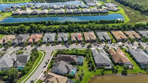 View/Area - 7702 Jacaranda Ln, Naples, FL 34114 photo 2 of 5
