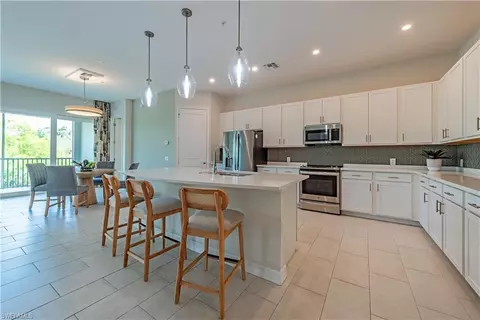 172 Indies Dr E # 201, Naples, FL 34114