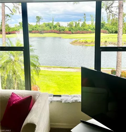 5925 Trailwinds Dr #926, Fort Myers, FL 33907
