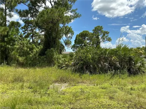 3907 23rd St SW, Lehigh Acres, FL 33976