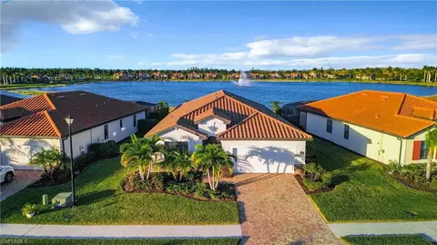 1556 Santiago Cir, Naples, FL 34113