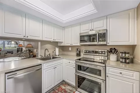 1828 Pine Valley Dr #101, Fort Myers, FL 33907