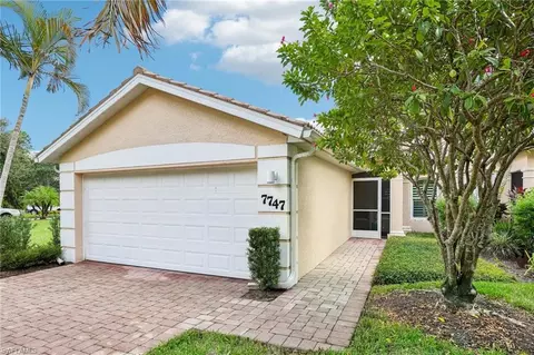 7747 Berkshire Pines Dr, Naples, FL 34104