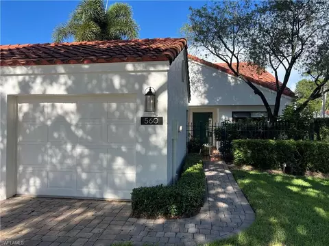 560 Beachwalk Cir, Naples, FL 34108