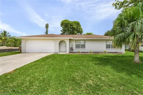 3001 SE Santa Barbara Pl, Cape Coral, FL 33904