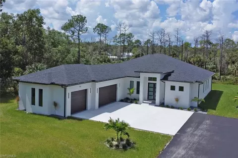 106 20th Ave NW, Naples, FL 34120
