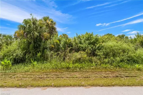 688 39th Ave NW, Naples, FL 34120