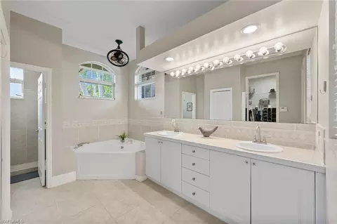 Bath - 38 Heritage Way, Naples, FL 34110 photo 1 of 4