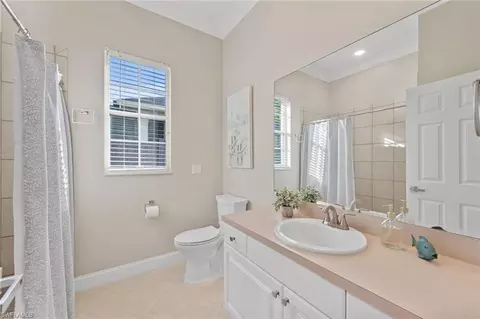 Bath - 38 Heritage Way, Naples, FL 34110 photo 4 of 4