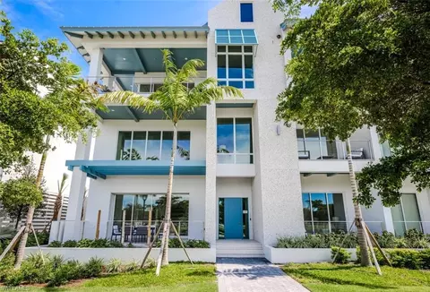 201 8th St S #101, Naples, FL 34102