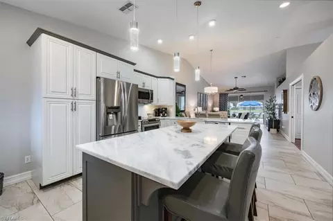 2162 Stacil Cir, Naples, FL 34109