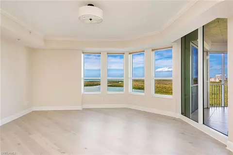 285 Grande Way #1606, Naples, FL 34110