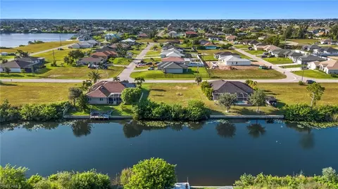211 NE 19th Ter, Cape Coral, FL 33909