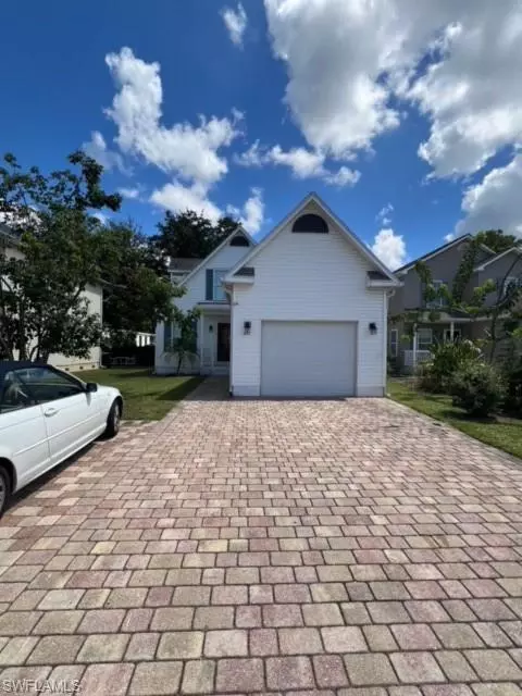 417 Leawood Cir, Naples, FL 34104