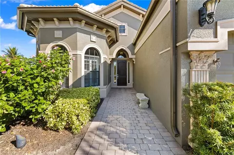 6602 Caldecott Dr, Naples, FL 34113