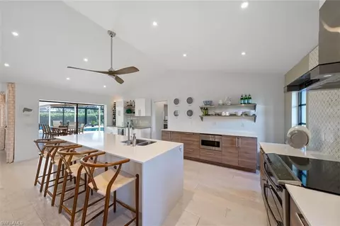 2333 Queens Way, Naples, FL 34112