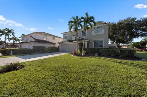 11091 Lakeland Cir, Fort Myers, FL 33913