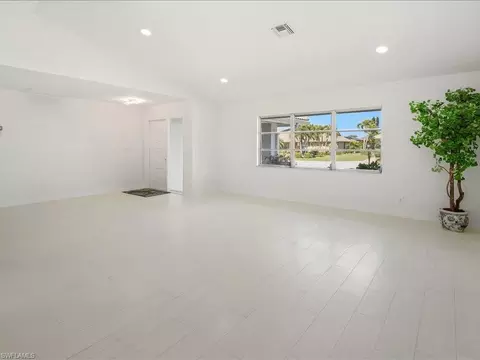 Living - 262 Torrey Pines Pt, Naples, FL 34113 photo 2 of 3