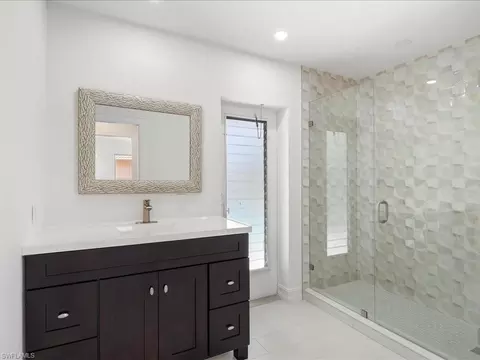 Bath - 262 Torrey Pines Pt, Naples, FL 34113 photo 3 of 3