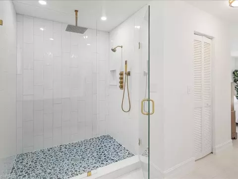 Bath - 262 Torrey Pines Pt, Naples, FL 34113 photo 2 of 3