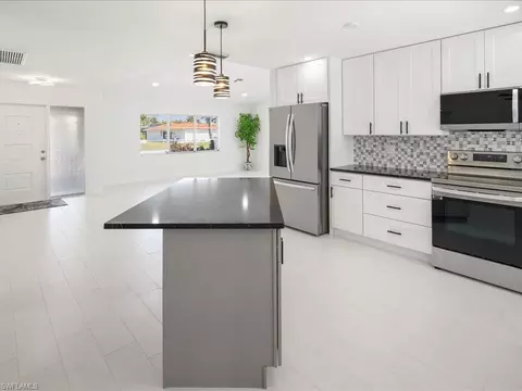 Kitchen - 262 Torrey Pines Pt, Naples, FL 34113 photo 1 of 3