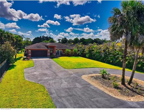 130 13 St SW, Naples, FL 34117