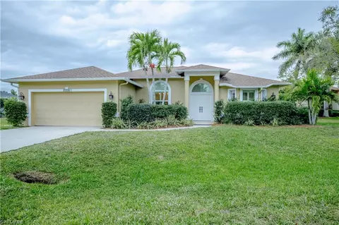 20730 Groveline Ct, Estero, FL 33928