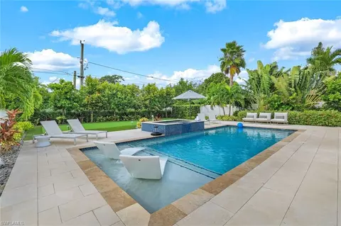 720 102nd Ave N, Naples, FL 34108