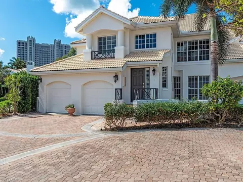 6825 San Marino Dr #501B, Naples, FL 34108