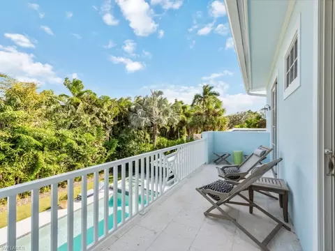 Exterior - 533 Turtle Hatch Ln, Naples, FL 34103 photo 8 of 11