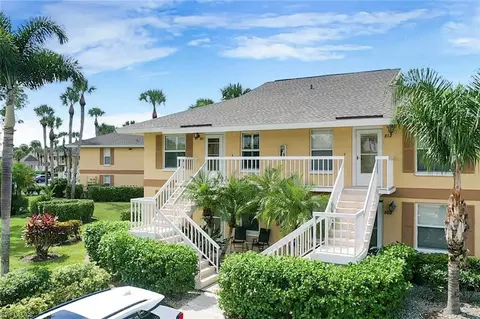 1285 Mainsail Dr #811, Naples, FL 34114