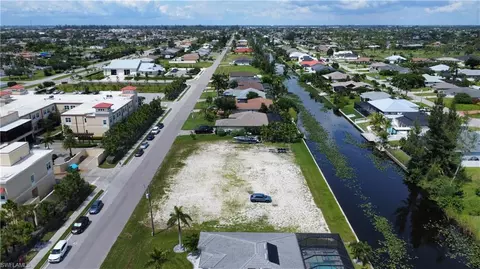 2227 SW 15th Pl, Cape Coral, FL 33991