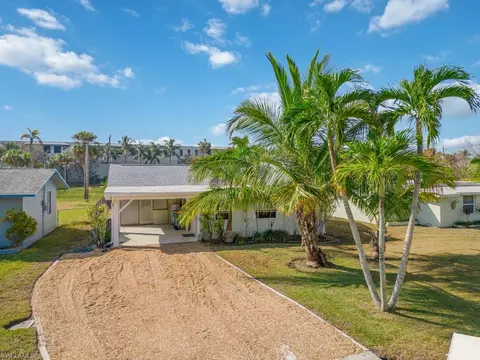 1870 Danford St, Naples, FL 34112