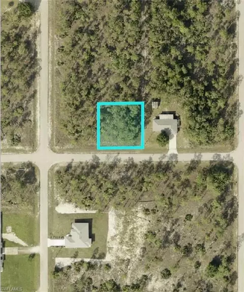 1003 E 13th St, Lehigh Acres, FL 33972