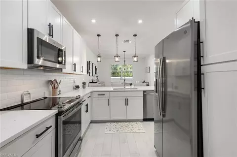 Kitchen - 7606 Rockefeller Dr, Naples, FL 34119 photo 4 of 4