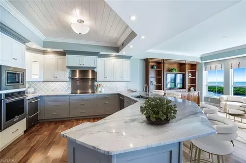 295 Grande Way #1004, Naples, FL 34110