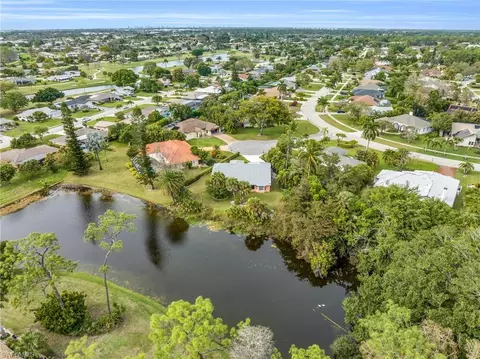 View/Area - 2357 Abbey Ct, Naples, FL 34112 photo 4 of 8