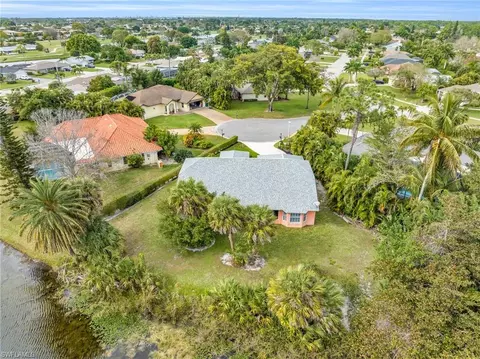 View/Area - 2357 Abbey Ct, Naples, FL 34112 photo 5 of 8
