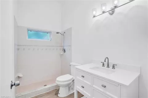 Bath - 2357 Abbey Ct, Naples, FL 34112 photo 1 of 2