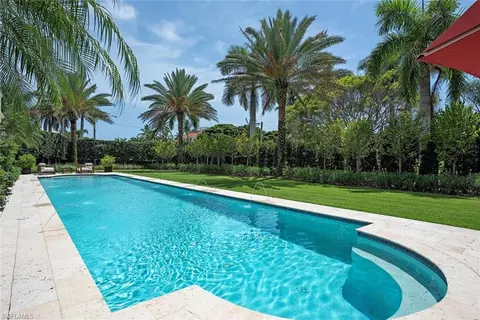 Exterior - 111 5th Ave S, Naples, FL 34102 photo 5 of 6