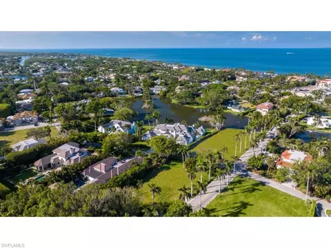 2433 Lantern Ln, Naples, FL 34102 photo 6