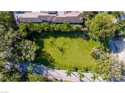2433 Lantern Ln, Naples, FL 34102 photo 5