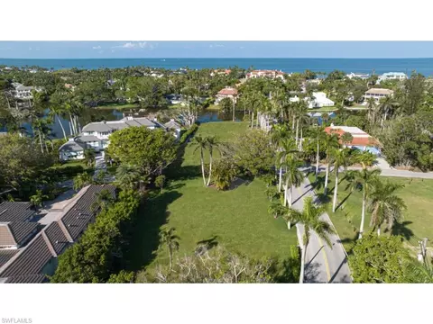 2433 Lantern Ln, Naples, FL 34102 photo 2