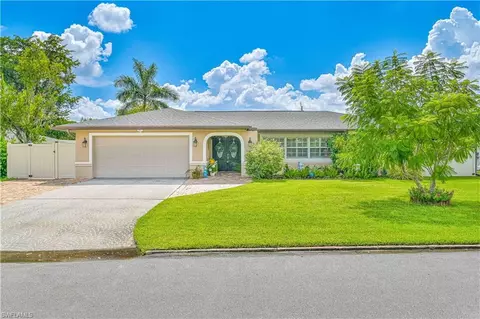 1040 Shaddelee Ln E, Fort Myers, FL 33919