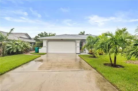 133 Debron Dr, Naples, FL 34112