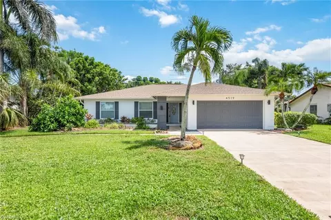 4519 Lakewood Blvd, Naples, FL 34112